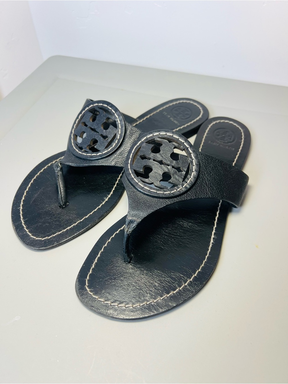 Tory Burch Louisa Logo Thong Sandals 9